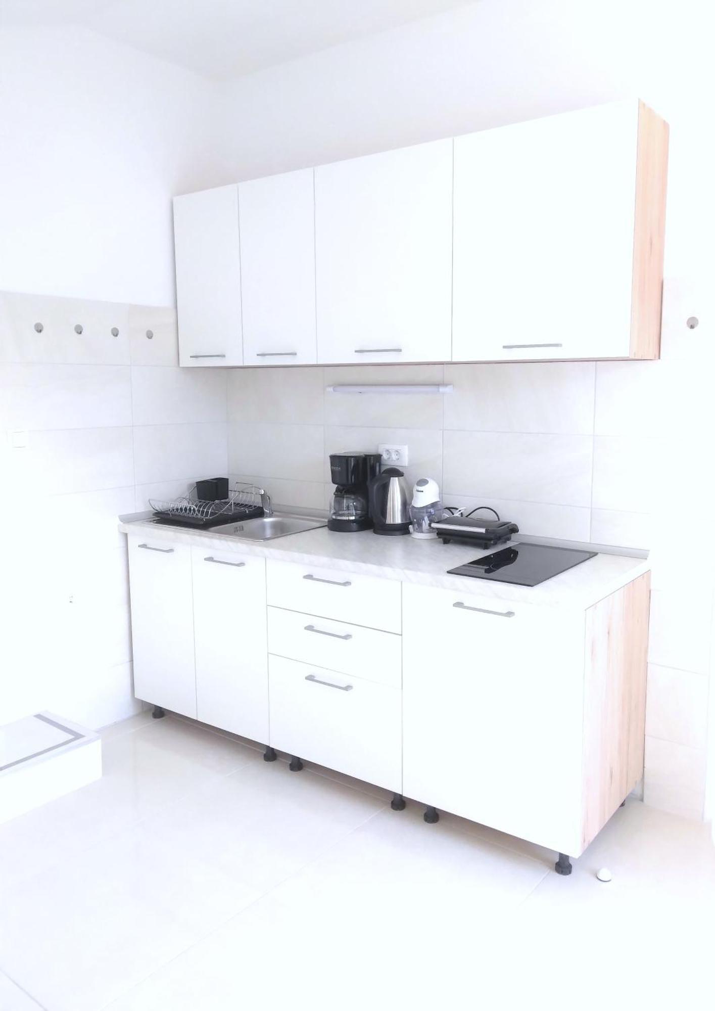 Guesthouse Cecilia 2 Малинска Экстерьер фото