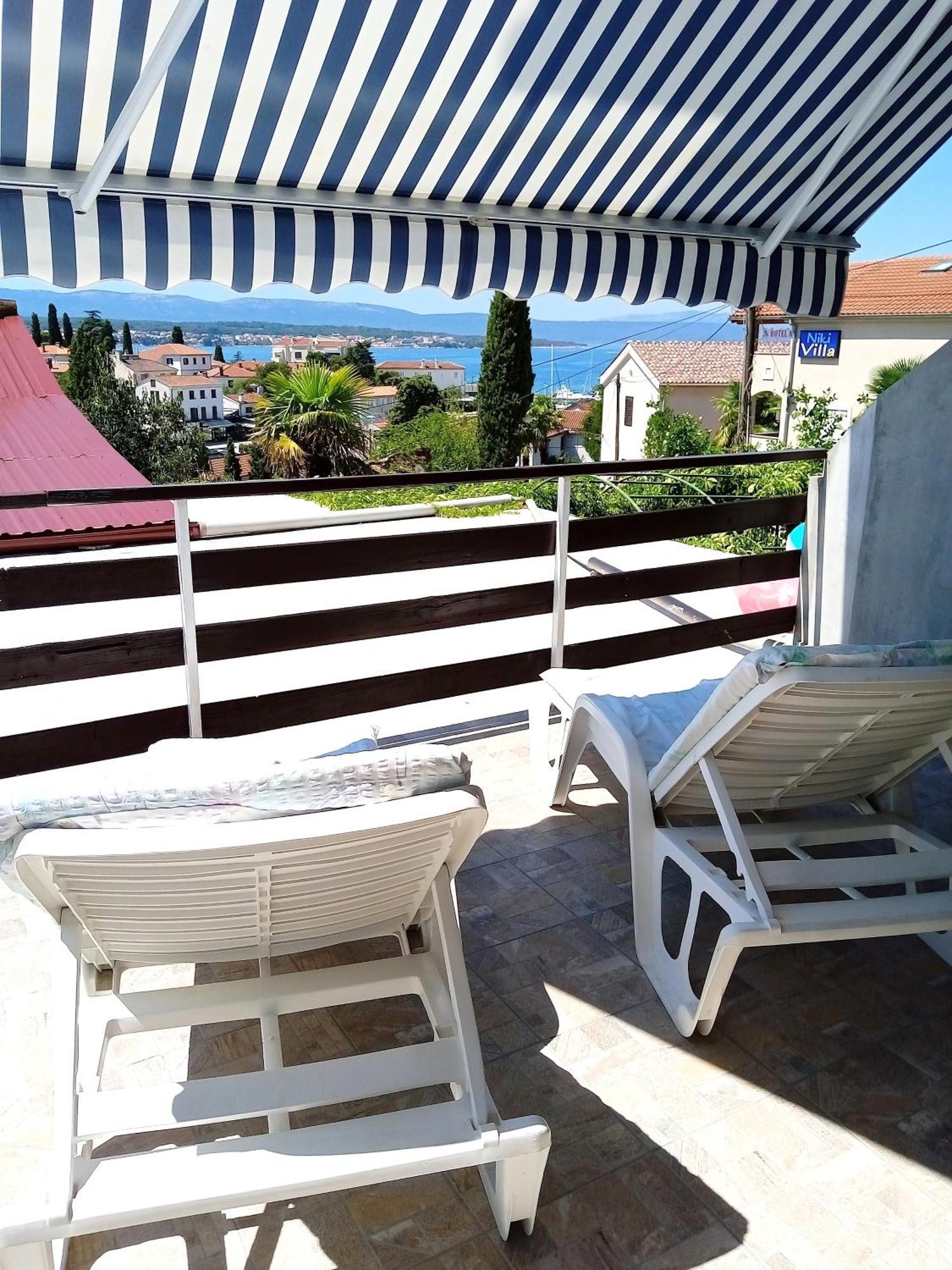 Guesthouse Cecilia 2 Малинска Экстерьер фото