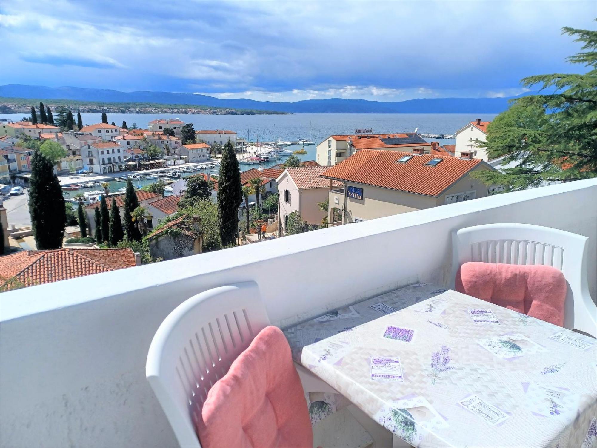 Guesthouse Cecilia 2 Малинска Экстерьер фото