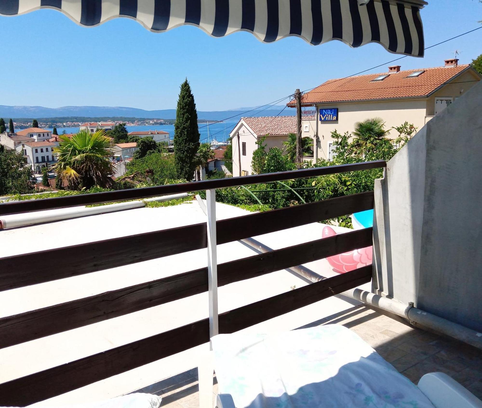 Guesthouse Cecilia 2 Малинска Экстерьер фото