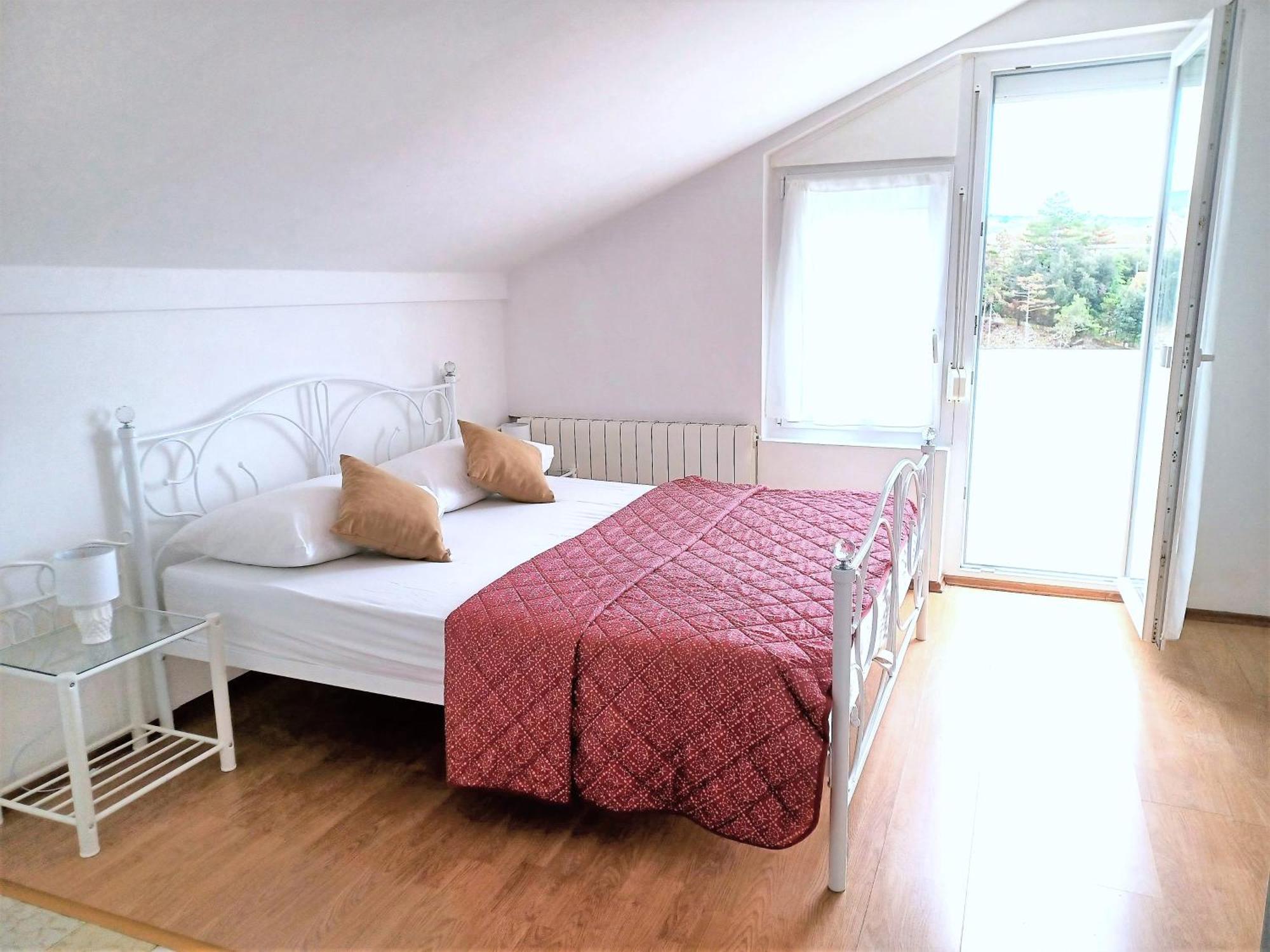 Guesthouse Cecilia 2 Малинска Экстерьер фото